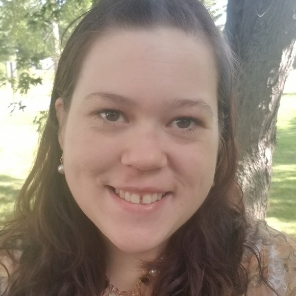 Meet your Posher, Ginny - Picture 1 of 3